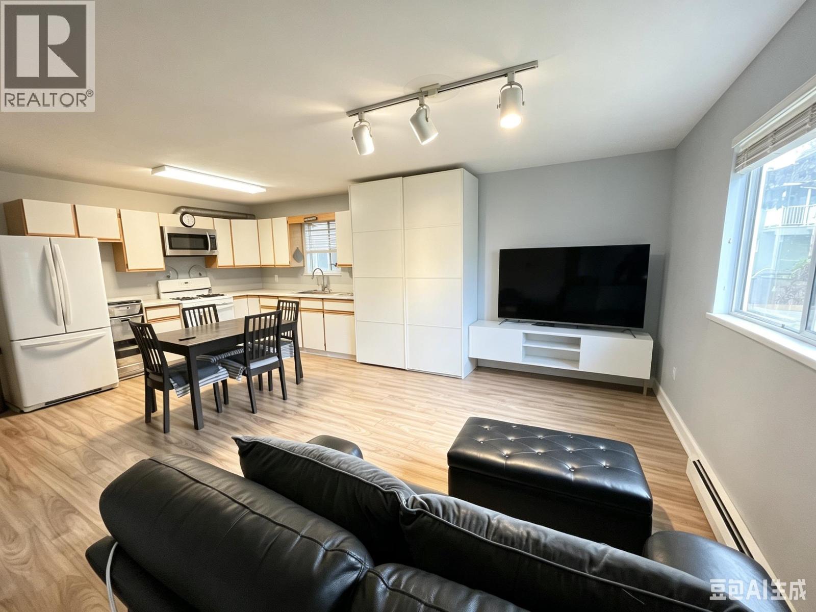 714 Rennie Place, New Westminster, British Columbia  V3M 6P6 - Photo 10 - R3139866