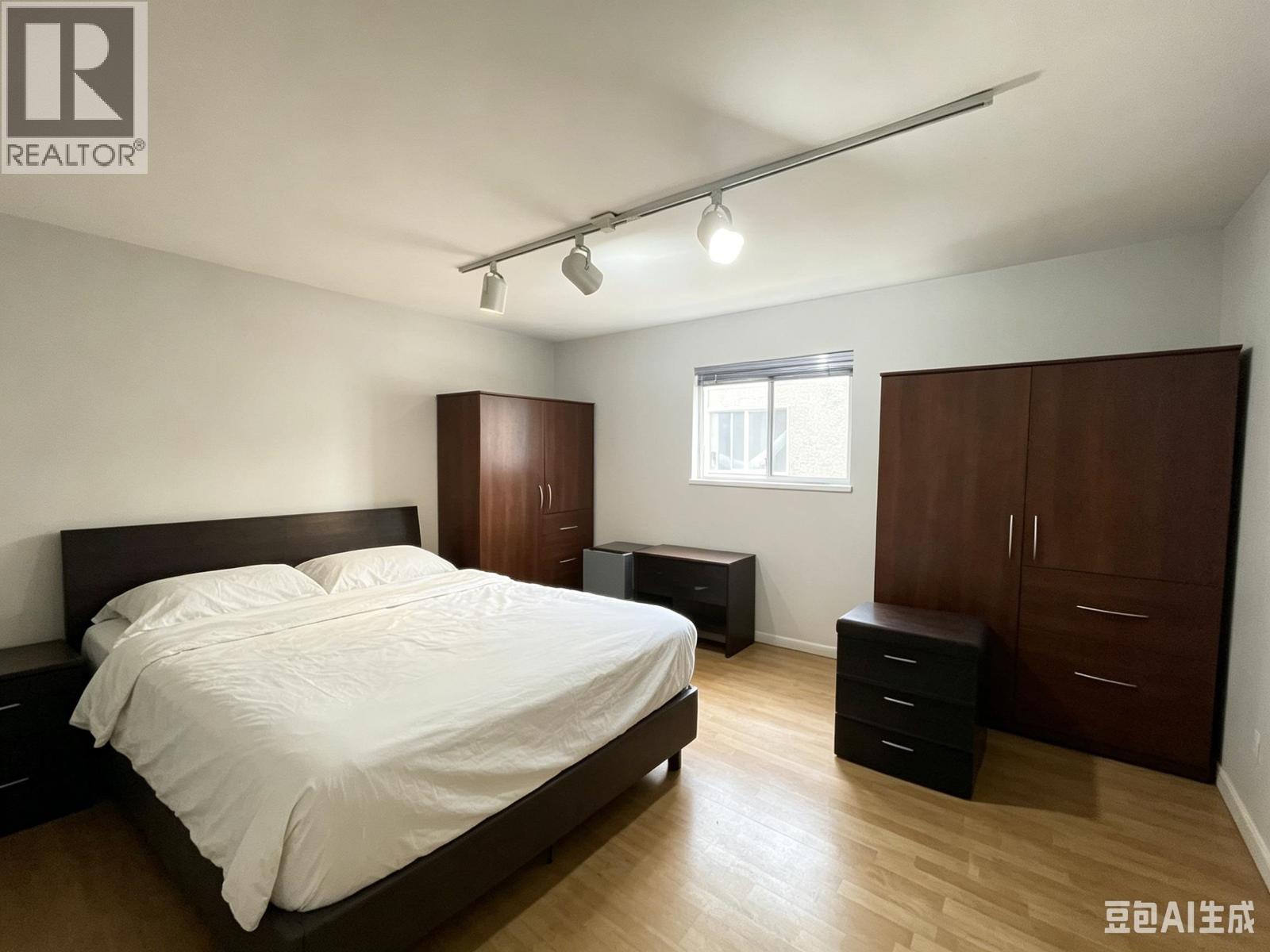 714 Rennie Place, New Westminster, British Columbia  V3M 6P6 - Photo 9 - R3139866