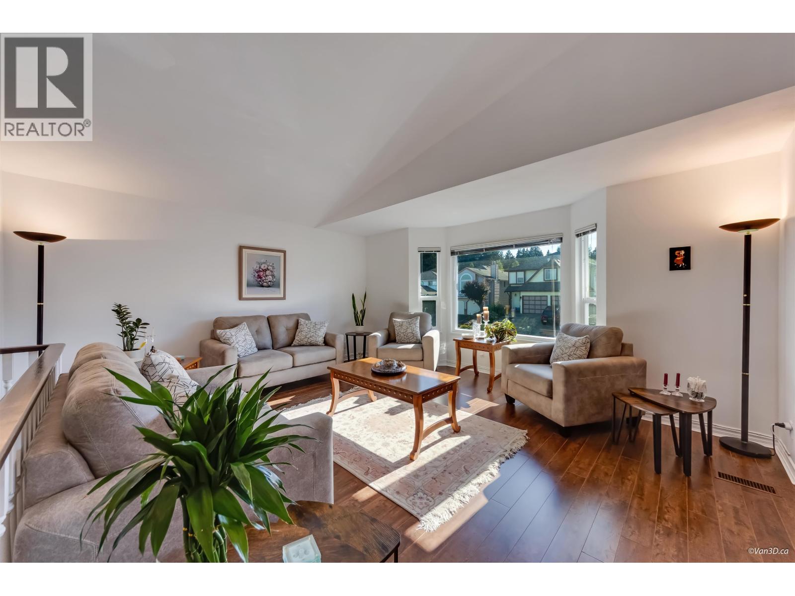 635 Lost Lake Drive, Coquitlam, British Columbia  V3C 5G4 - Photo 5 - R3140634
