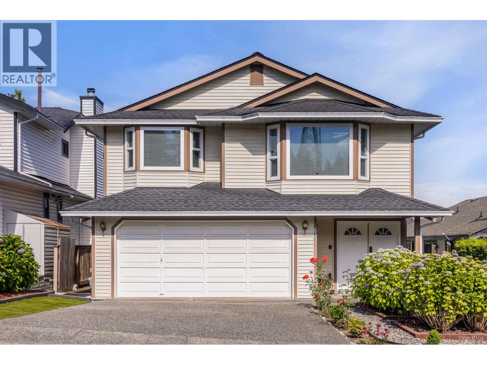 635 Lost Lake Drive, Coquitlam, British Columbia  V3C 5G4 - Photo 2 - R3140634