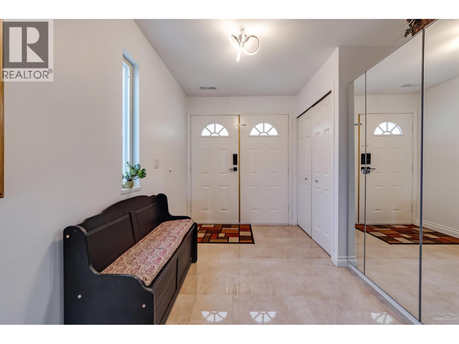 635 Lost Lake Drive, Coquitlam, British Columbia  V3C 5G4 - Photo 3 - R3140634