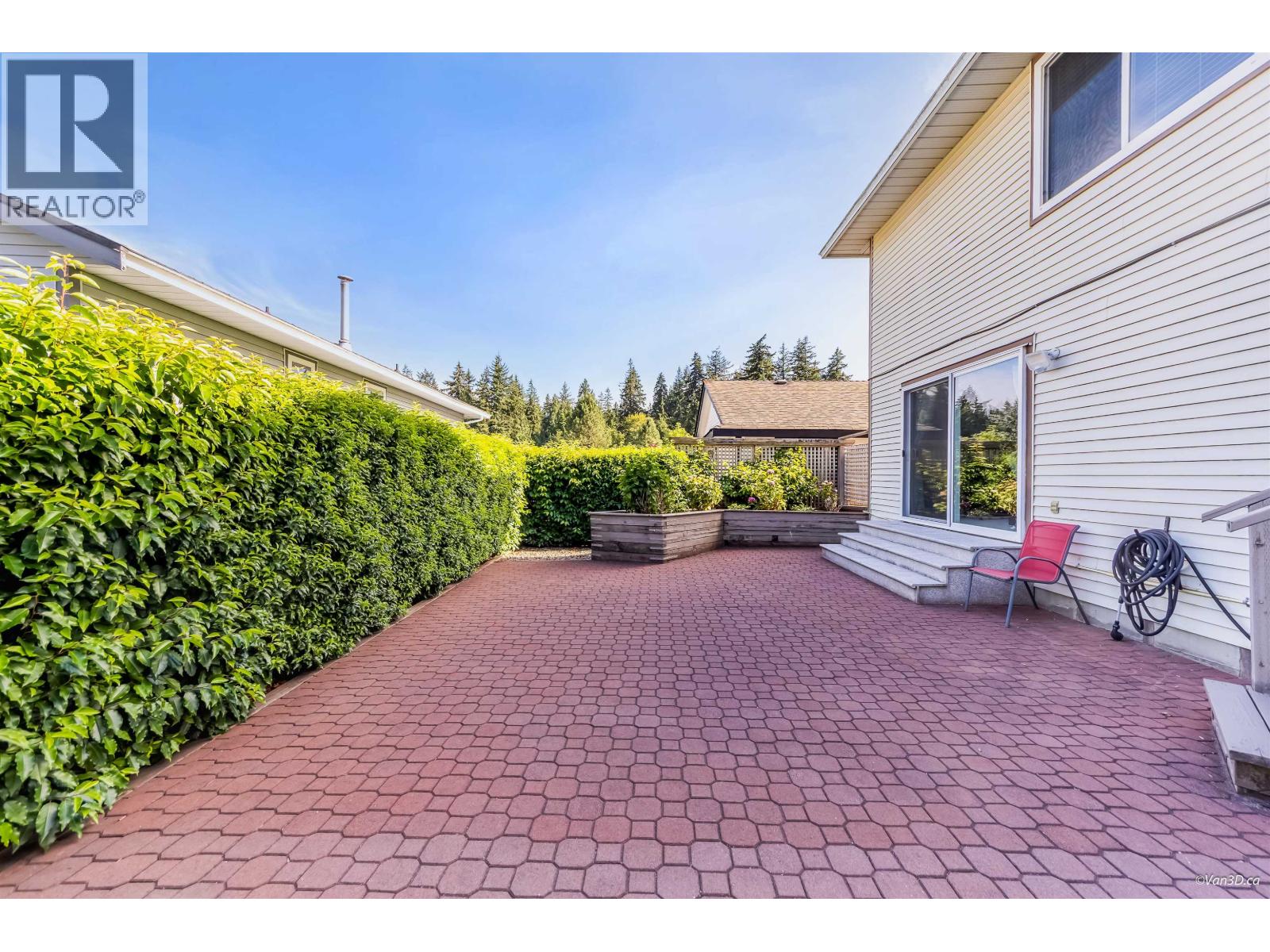 635 Lost Lake Drive, Coquitlam, British Columbia  V3C 5G4 - Photo 39 - R3140634