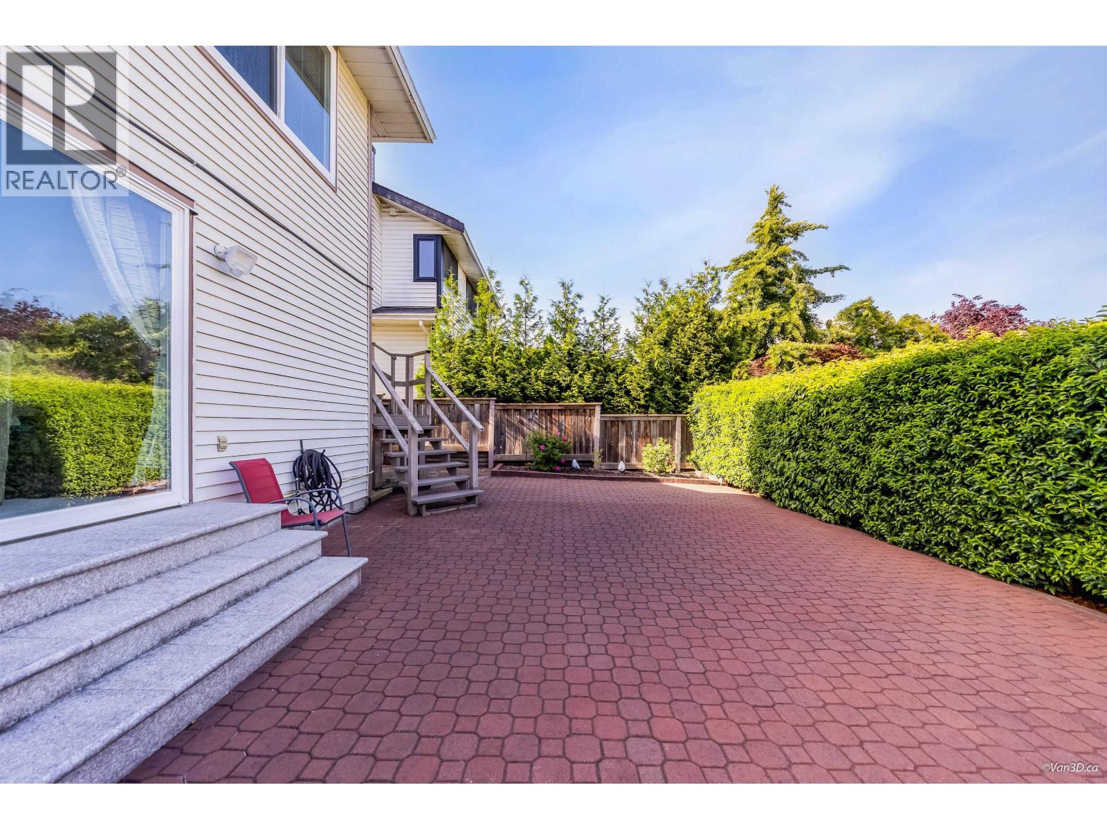 635 Lost Lake Drive, Coquitlam, British Columbia  V3C 5G4 - Photo 38 - R3140634