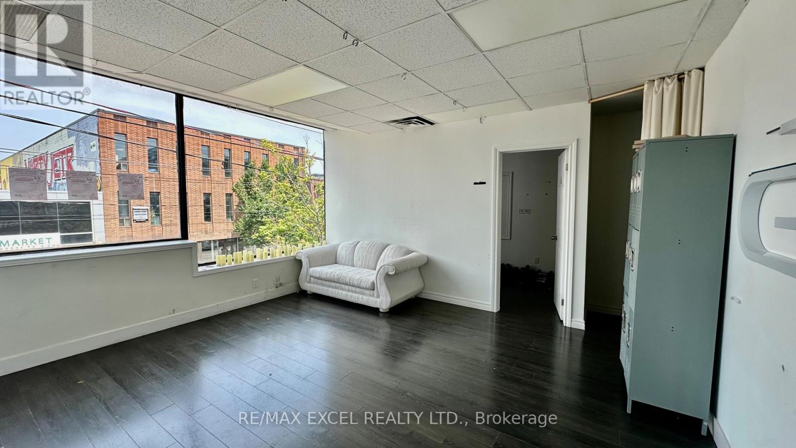 Upper Front Unit - 685 Queen Street W, Toronto, Ontario  M6J 1E6 - Photo 3 - C13501388