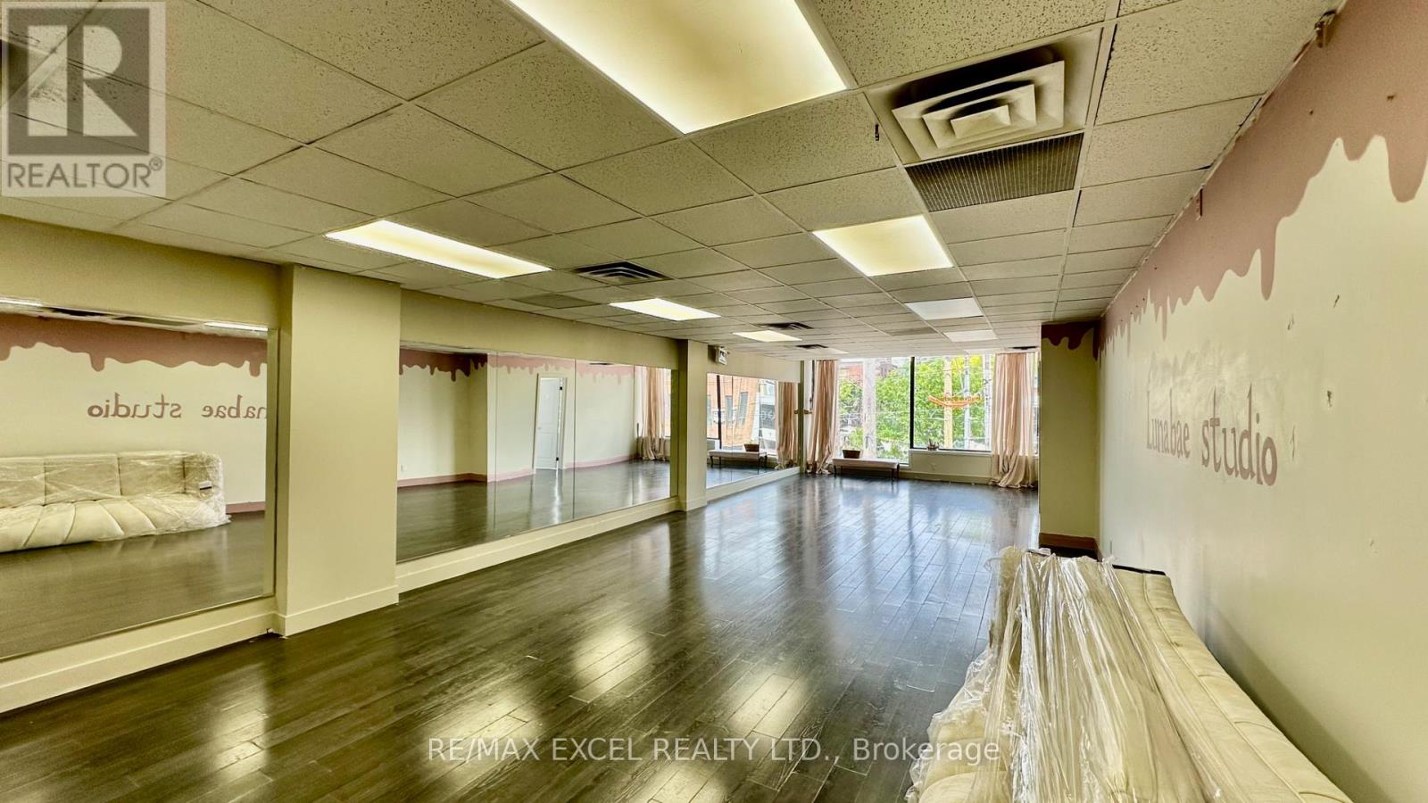 Upper Front Unit - 685 Queen Street W, Toronto, Ontario  M6J 1E6 - Photo 4 - C13501388