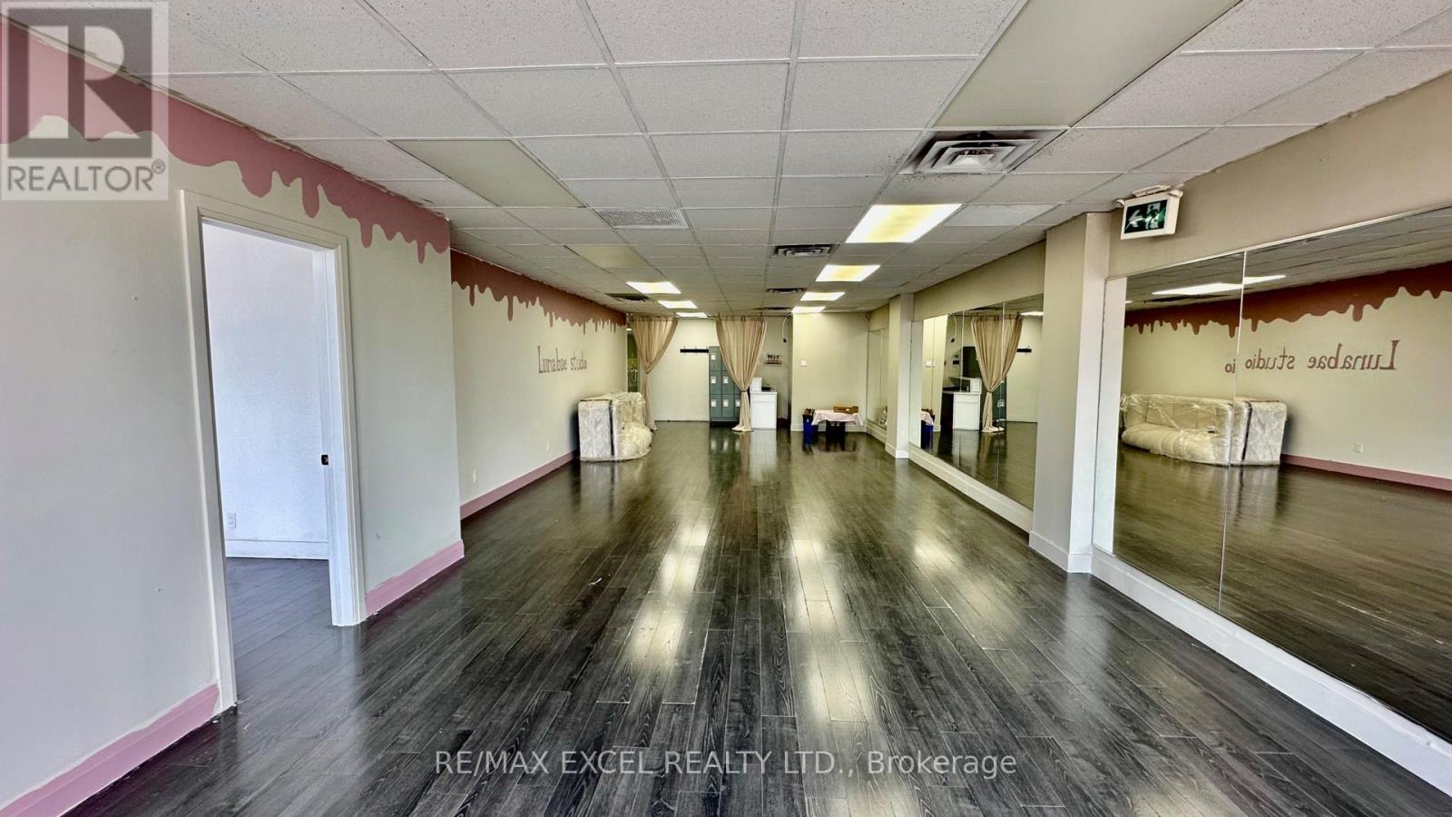 Upper Front Unit - 685 Queen Street W, Toronto, Ontario  M6J 1E6 - Photo 6 - C13501388