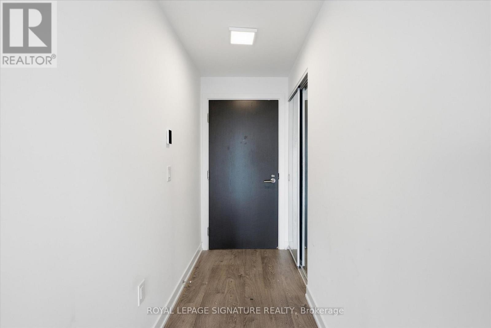 917 - 50 Mccaul Street, Toronto, Ontario  M5T 1V9 - Photo 2 - C13501428