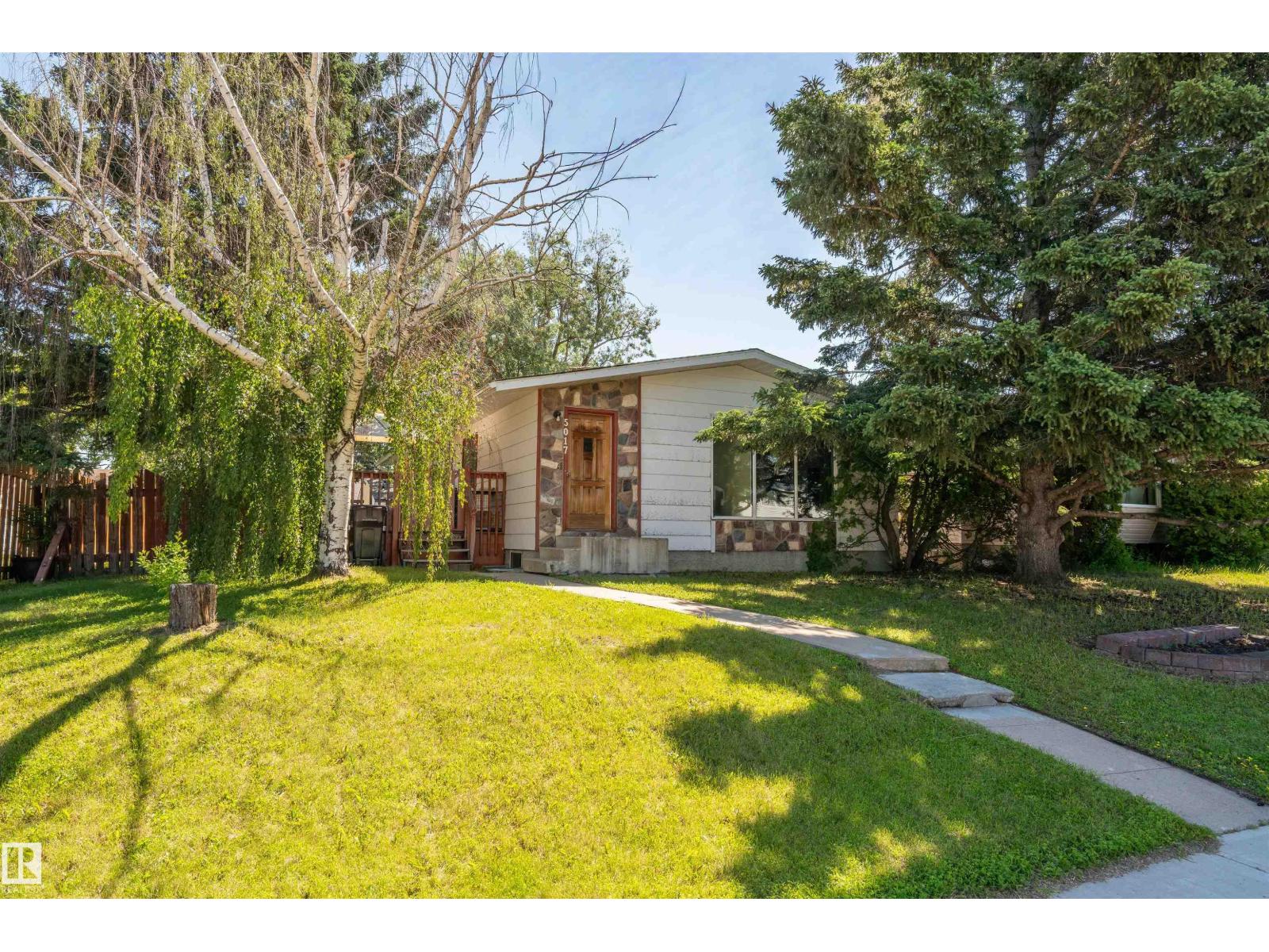 5017 45 ST, Cold Lake, Alberta