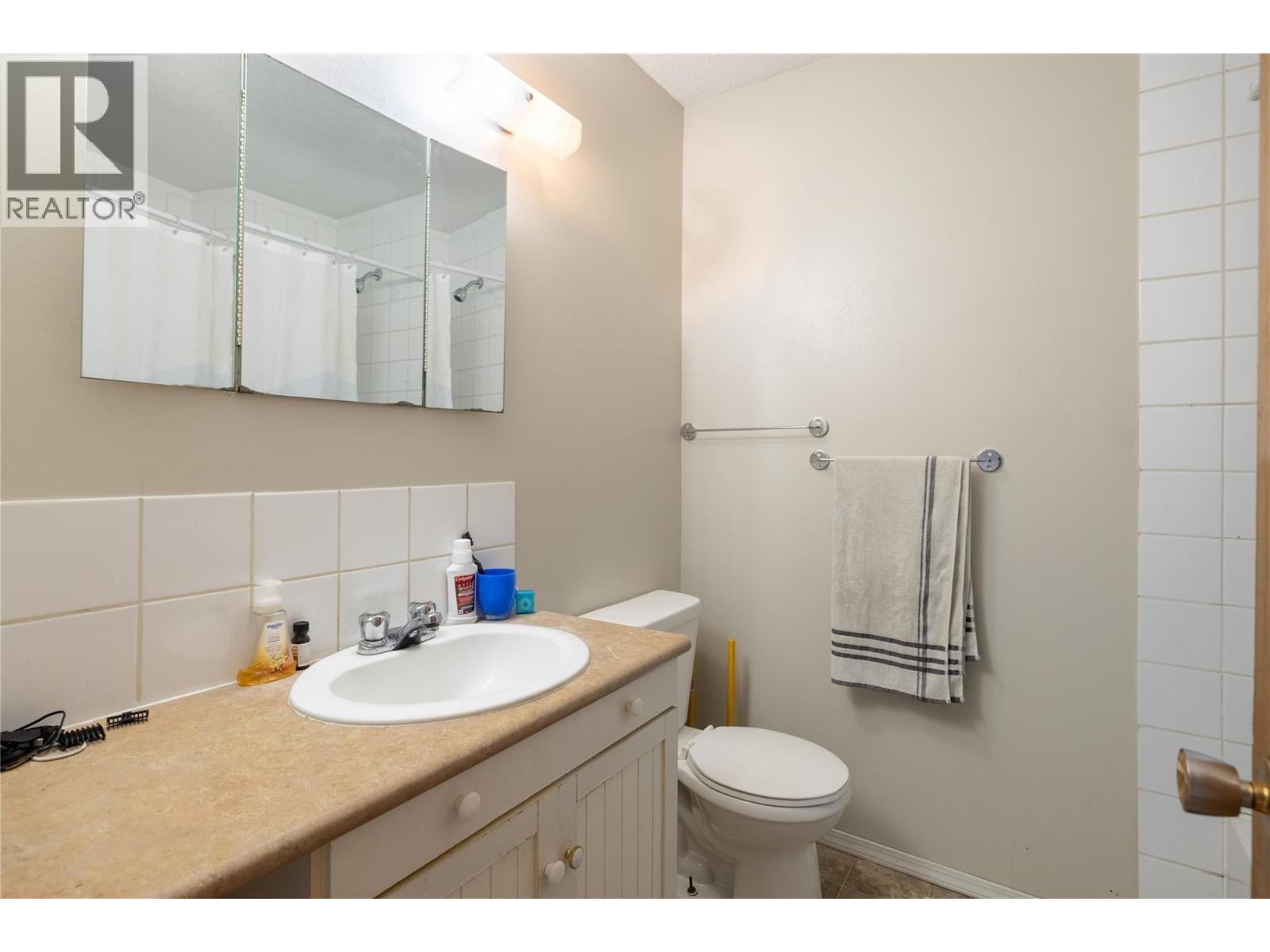 3303 Belaire Drive, Armstrong, British Columbia  V0E 1B4 - Photo 19 - 10392925
