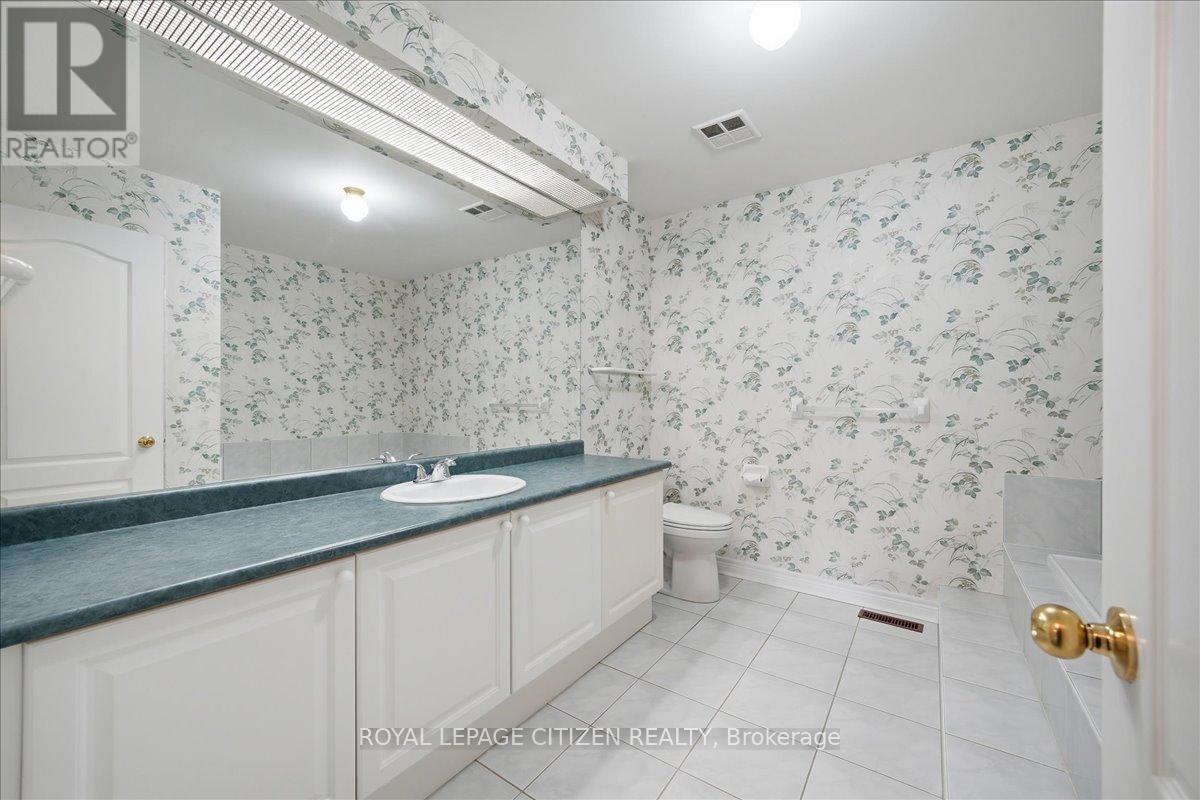 36 - 255 Shaftsbury Avenue, Richmond Hill, Ontario  L4C 0L9 - Photo 32 - N13501422