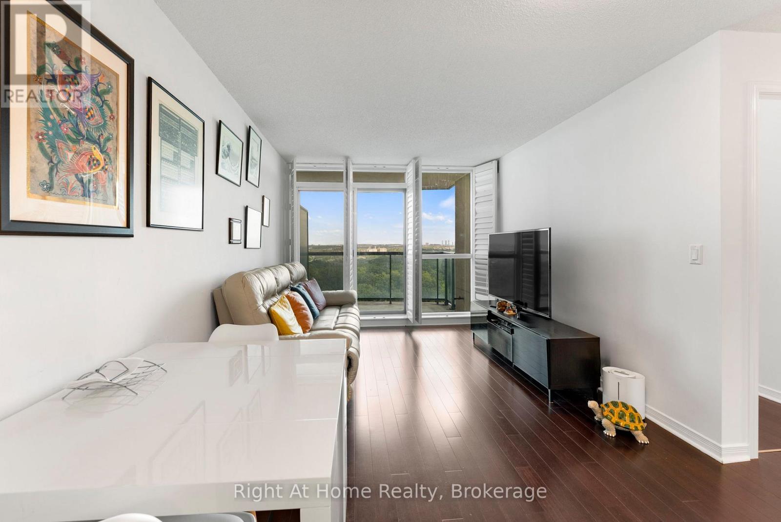 1611 - 2545 Erin Centre Boulevard, Mississauga, Ontario  L5M 6Z9 - Photo 4 - W13501562