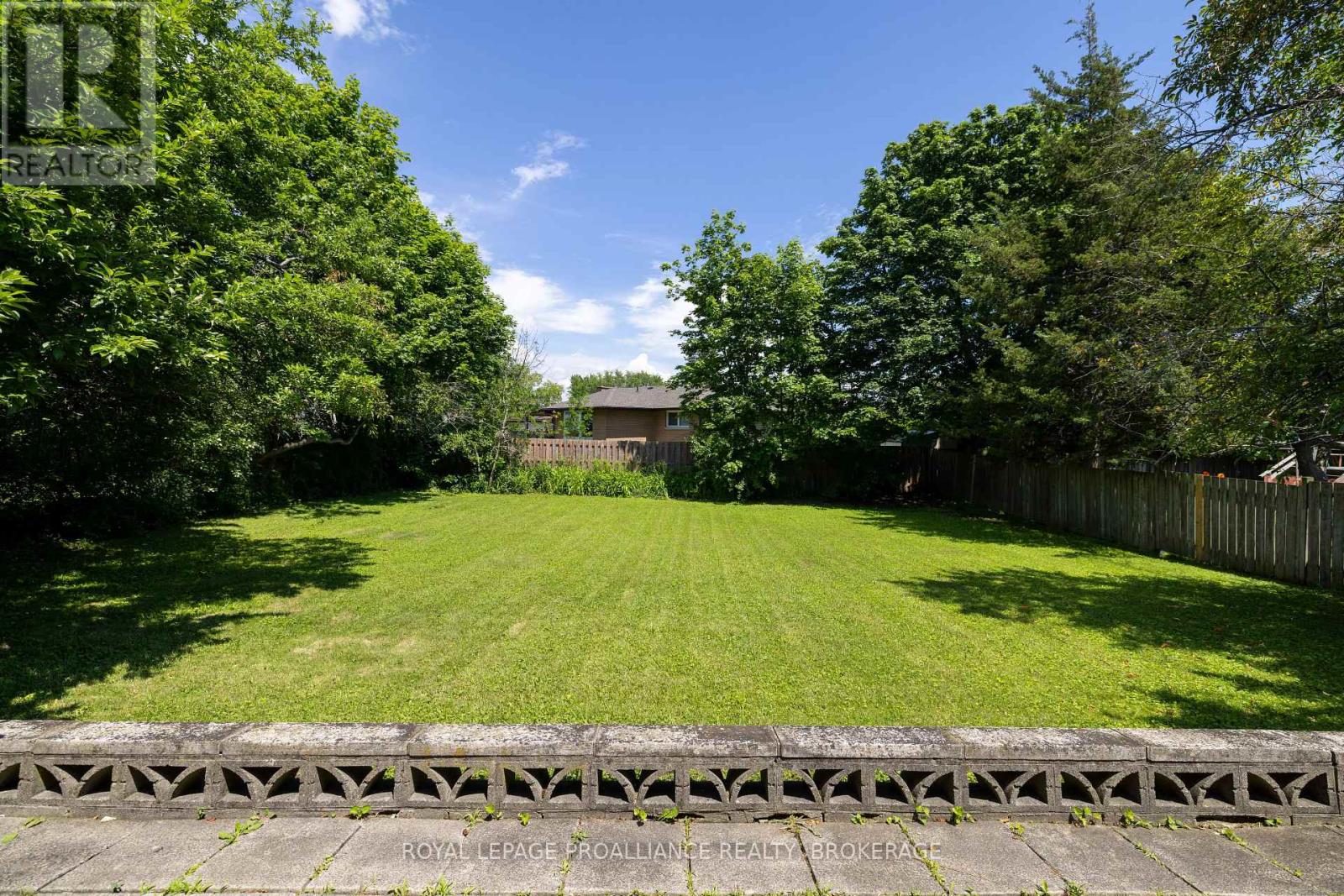 15 Park Crescent, Loyalist, Ontario  K7N 1L7 - Photo 23 - X13501660
