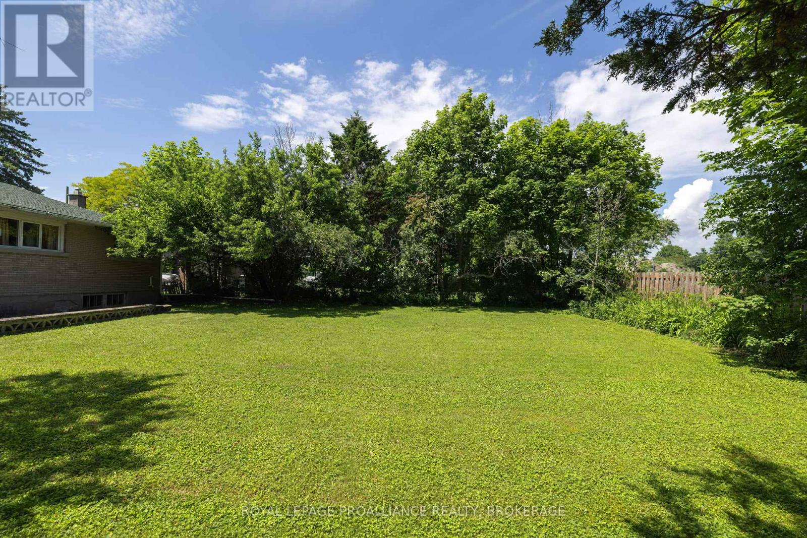 15 Park Crescent, Loyalist, Ontario  K7N 1L7 - Photo 27 - X13501660