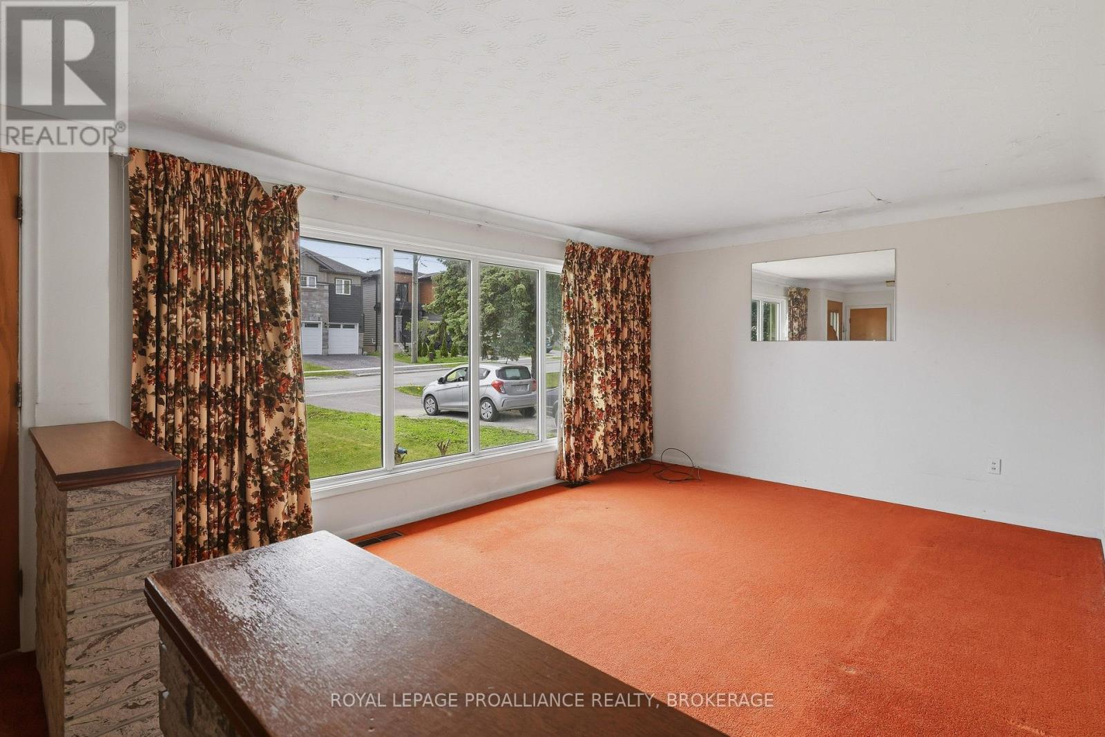 15 Park Crescent, Loyalist, Ontario K7N 1L7 - Photo 4 - X13501660