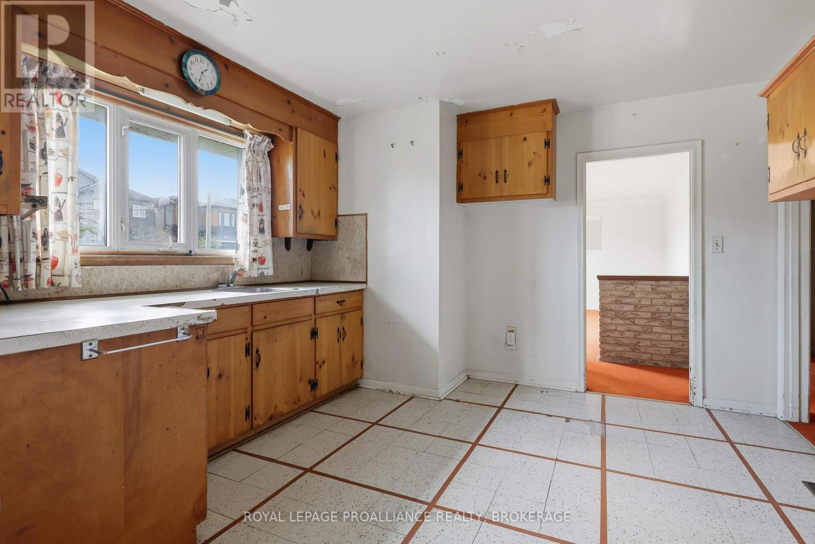 15 Park Crescent, Loyalist, Ontario K7N 1L7 - Photo 7 - X13501660