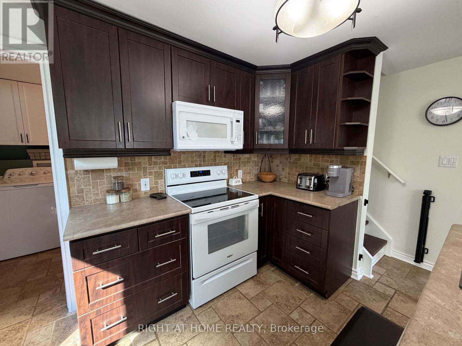 92 Main Street N, Halton Hills, Ontario  L7G 3E4 - Photo 12 - W13501456