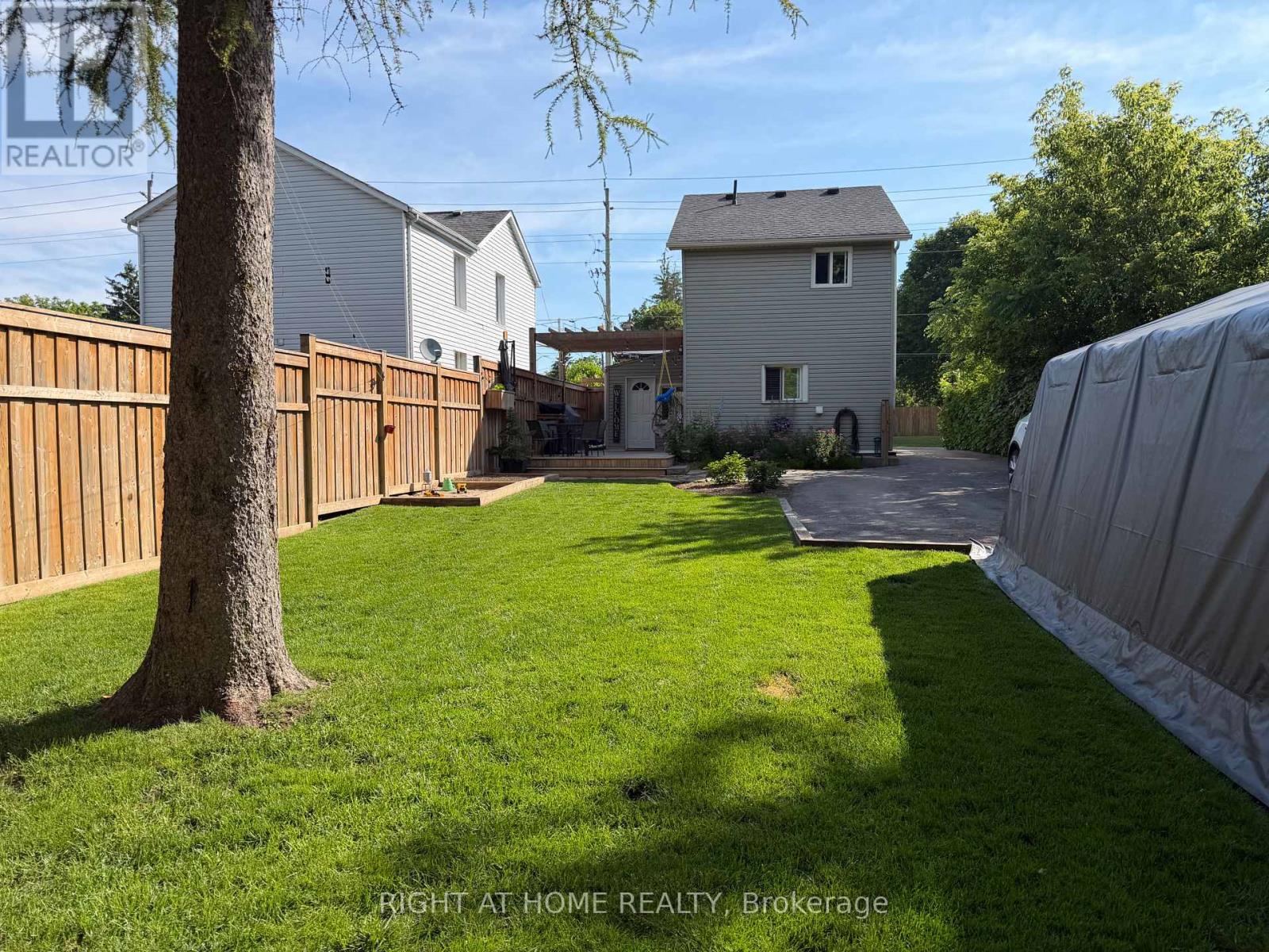 92 Main Street N, Halton Hills, Ontario  L7G 3E4 - Photo 3 - W13501456