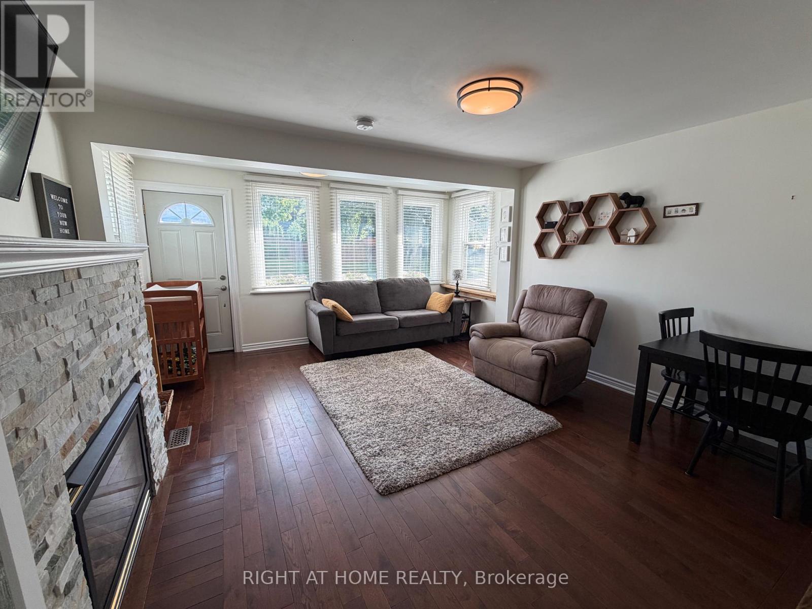 92 Main Street N, Halton Hills, Ontario  L7G 3E4 - Photo 8 - W13501456
