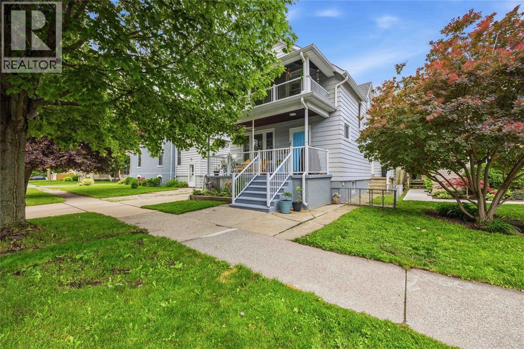 137 Euphemia Street North, Sarnia, Ontario  N7T 6A4 - Photo 2 - 26014104
