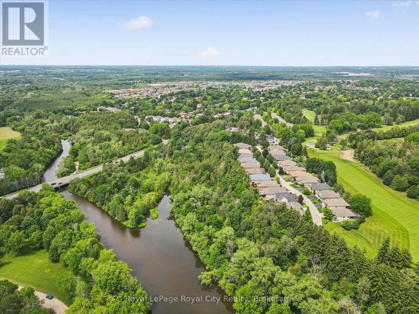 17 FAIRWAY LANE, Guelph, Ontario