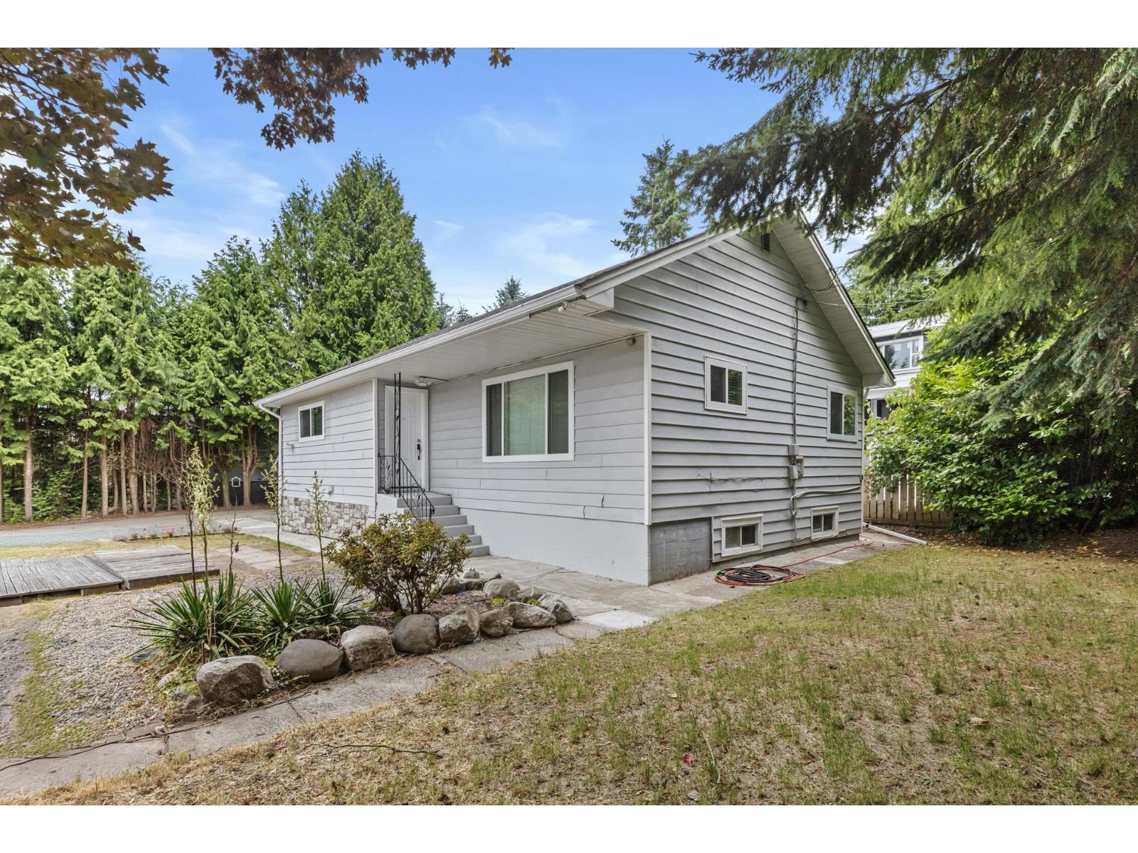 1593 Stevens Street, White Rock, British Columbia  V4B 4Y4 - Photo 2 - R3140823