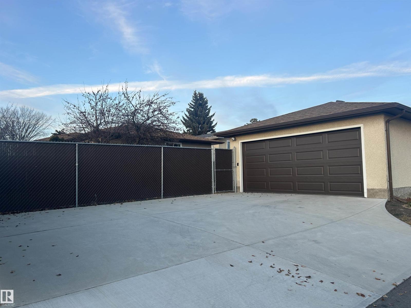 14911 77 St NW, Edmonton, Alberta  T5C 1E9 - Photo 2 - E4496248