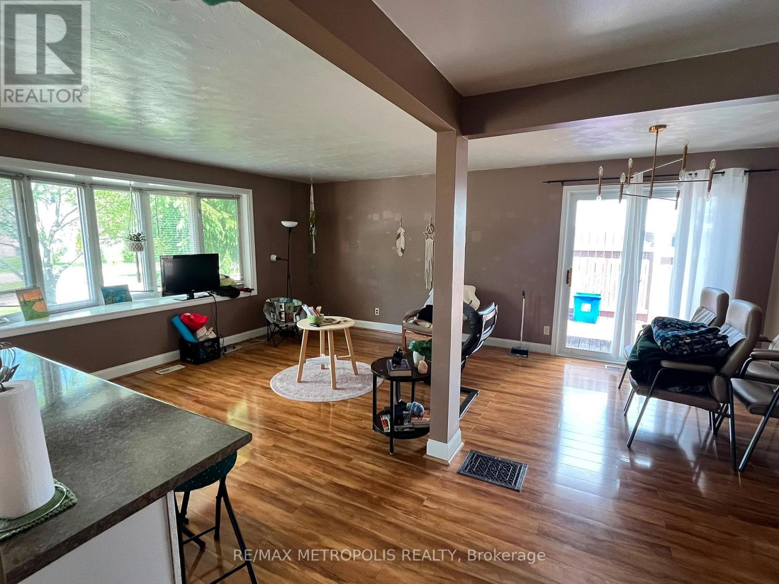 Main - 708 Glen Forrest Boulevard, Waterloo, Ontario  N2L 4K8 - Photo 3 - X13494076
