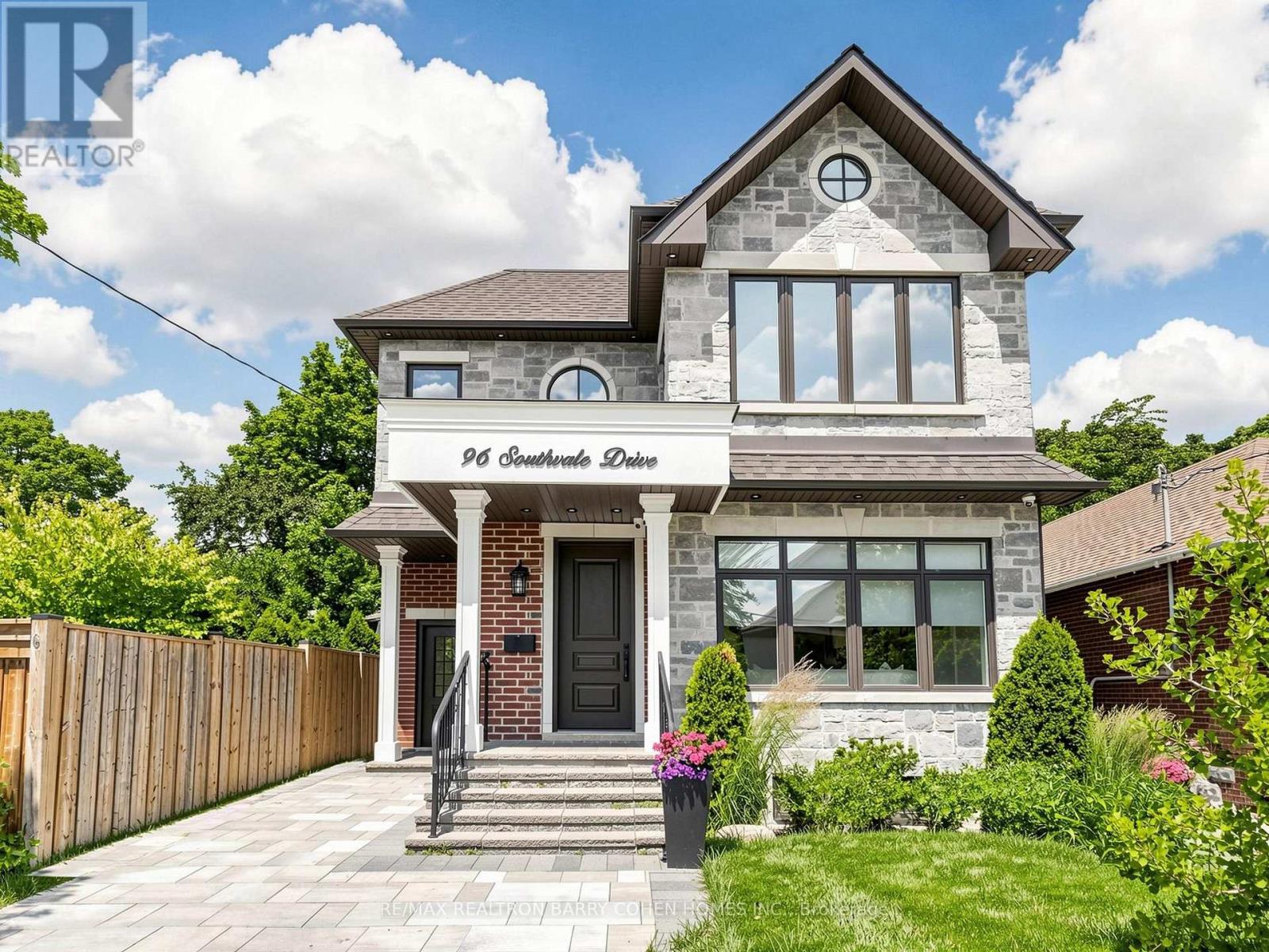 96 Southvale Drive, Toronto, Ontario  M4G 1G5 - Photo 2 - C13501638