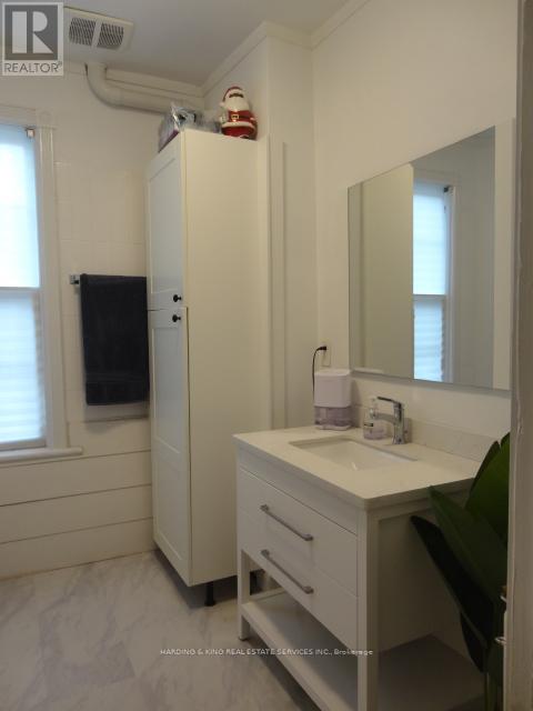 126 Lennox Street, Toronto, Ontario  M6G 1J6 - Photo 29 - C13501762