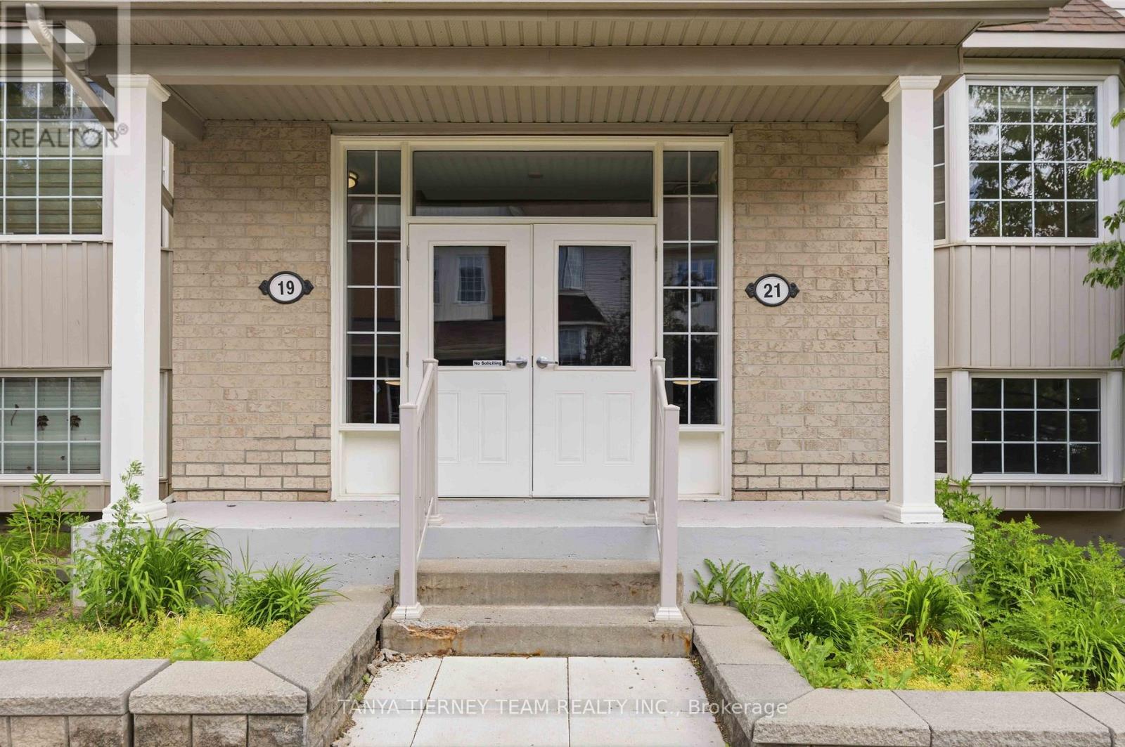 2 - 21 Petra Way, Whitby, Ontario  L1R 0A6 - Photo 4 - E13501530