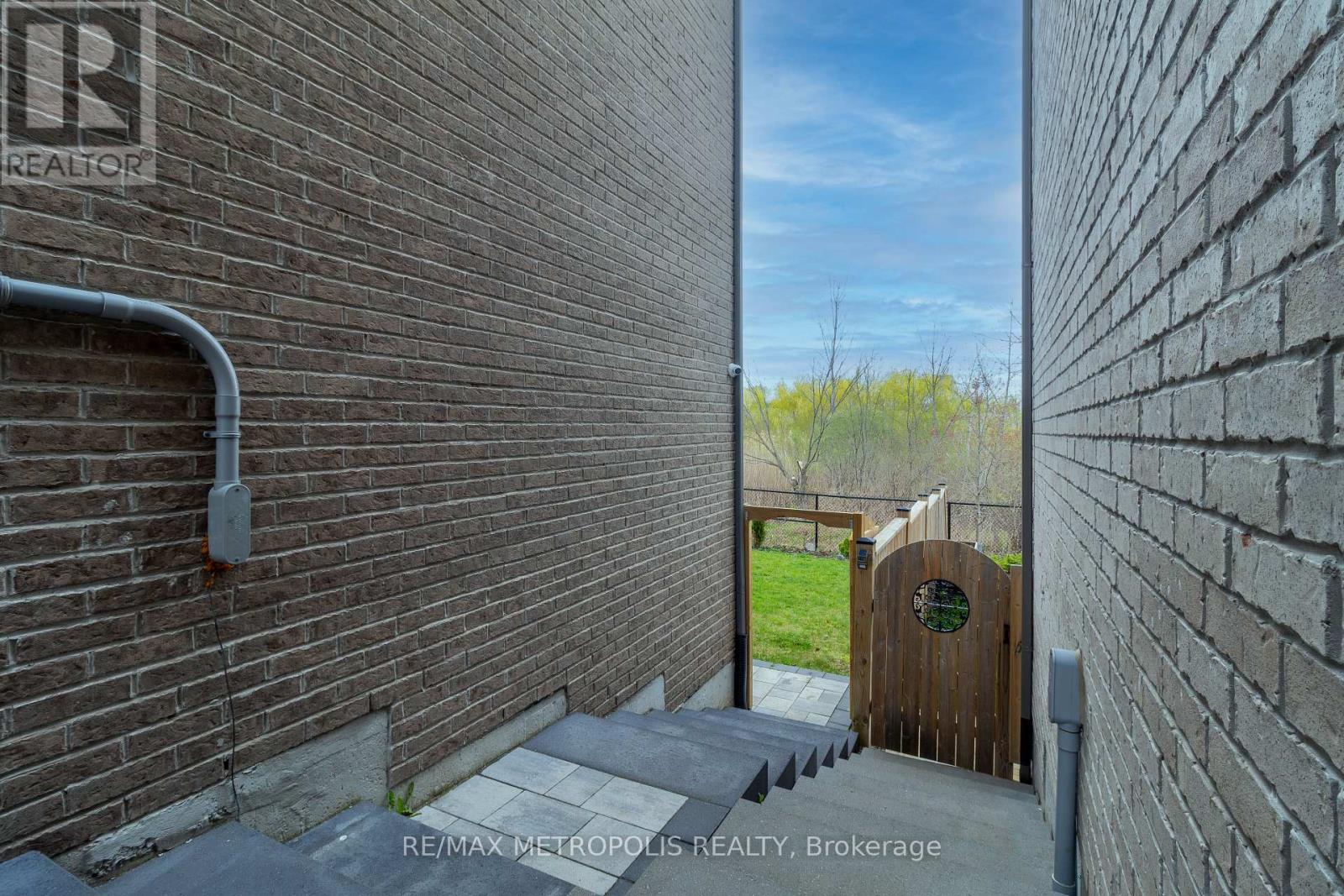 Bsmt - 11 Purdy Place, Clarington, Ontario  L1C 0V2 - Photo 4 - E13501710