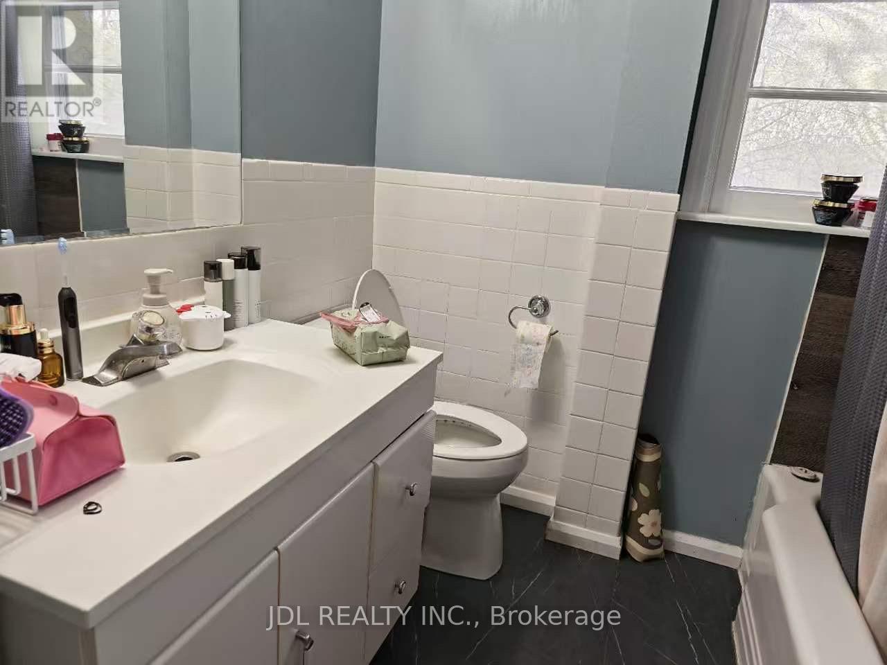 555 Wellington Street W, Aurora, Ontario  L4G 6J7 - Photo 11 - N13501532