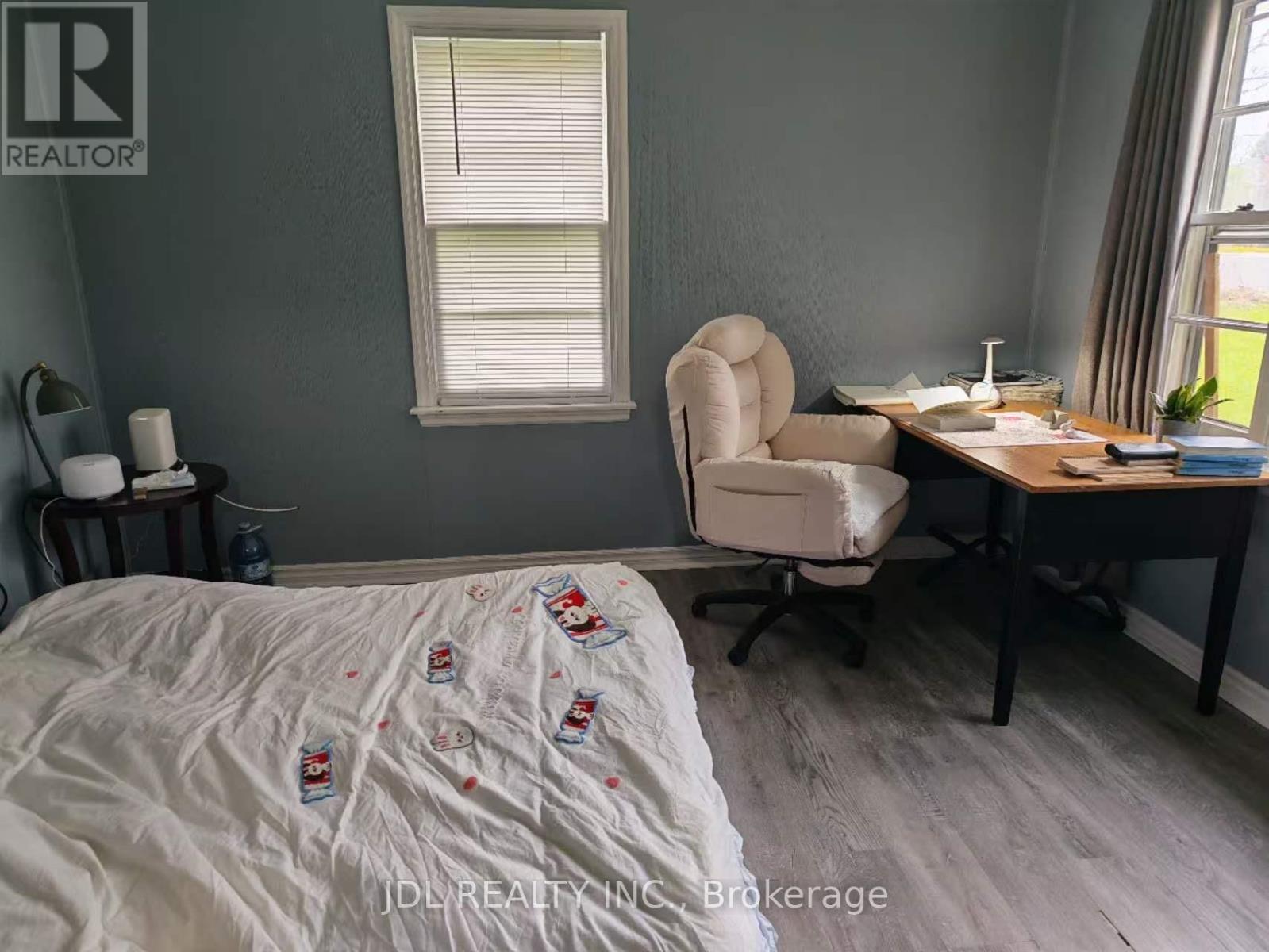 555 Wellington Street W, Aurora, Ontario  L4G 6J7 - Photo 2 - N13501532