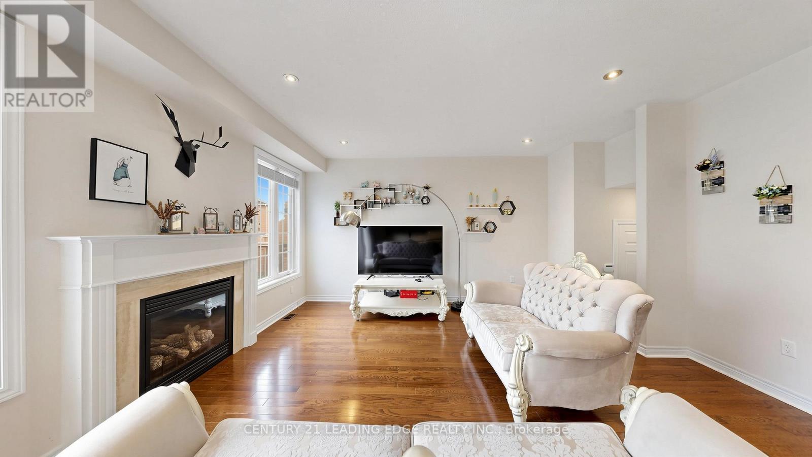 72 Staglin Court, Markham, Ontario  L6C 0L1 - Photo 2 - N13501552