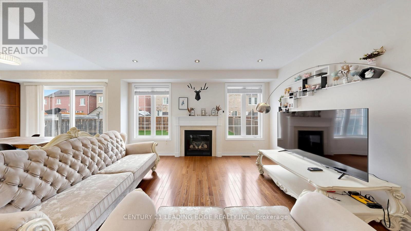72 Staglin Court, Markham, Ontario  L6C 0L1 - Photo 3 - N13501552