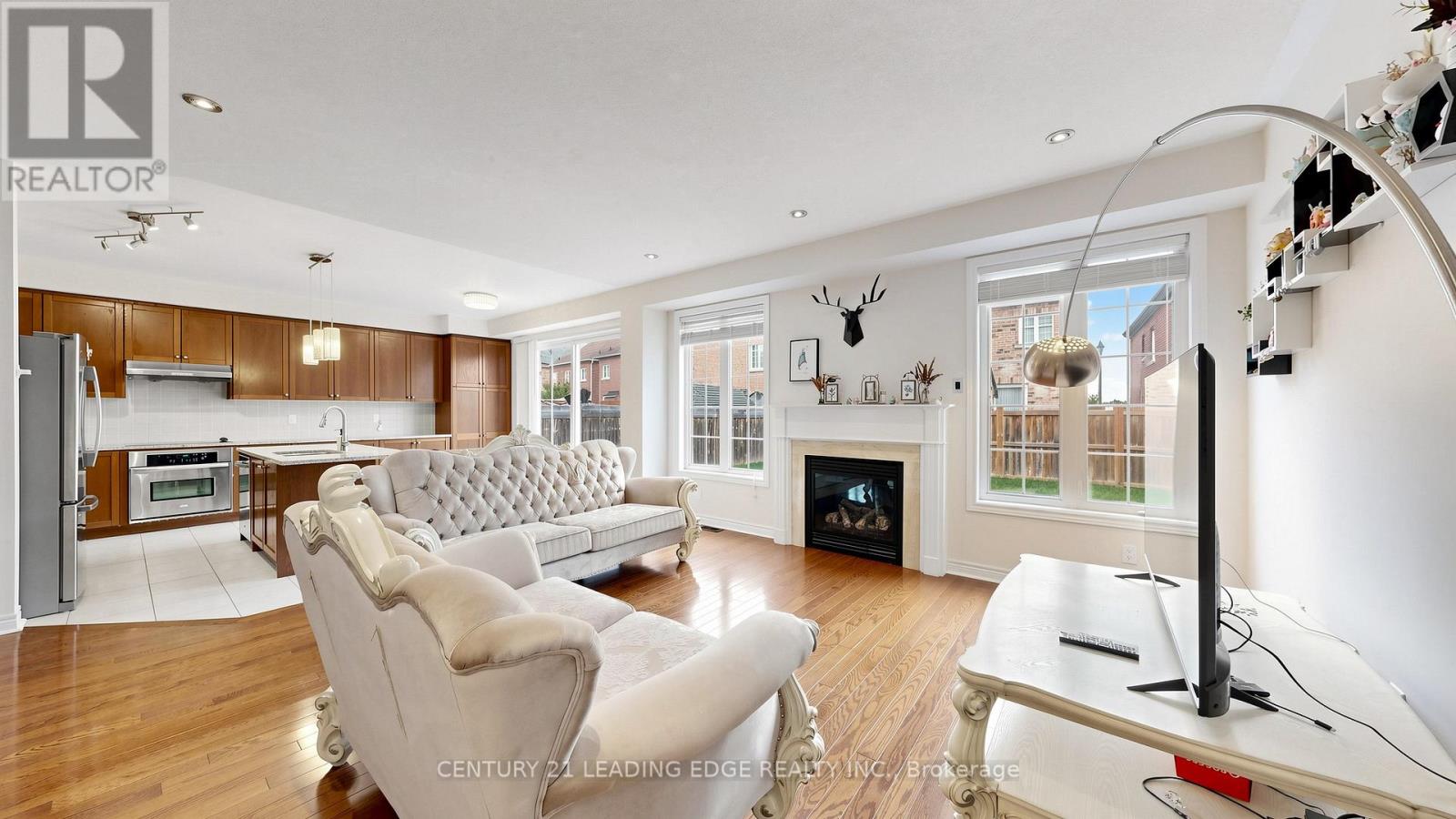 72 Staglin Court, Markham, Ontario  L6C 0L1 - Photo 4 - N13501552