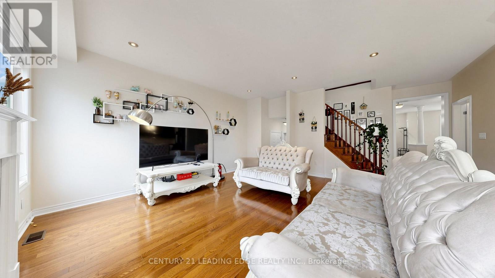 72 Staglin Court, Markham, Ontario  L6C 0L1 - Photo 6 - N13501552