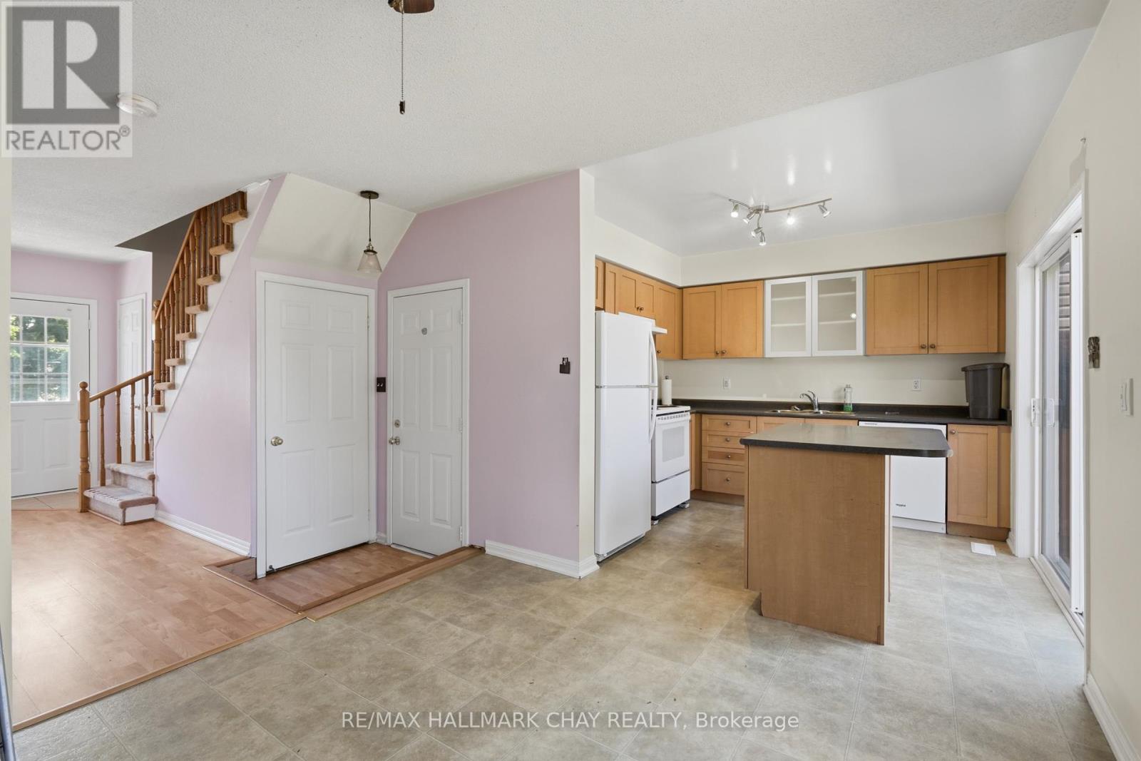 71 Stonemount Crescent, Essa, Ontario  L0M 1B4 - Photo 6 - N13501616