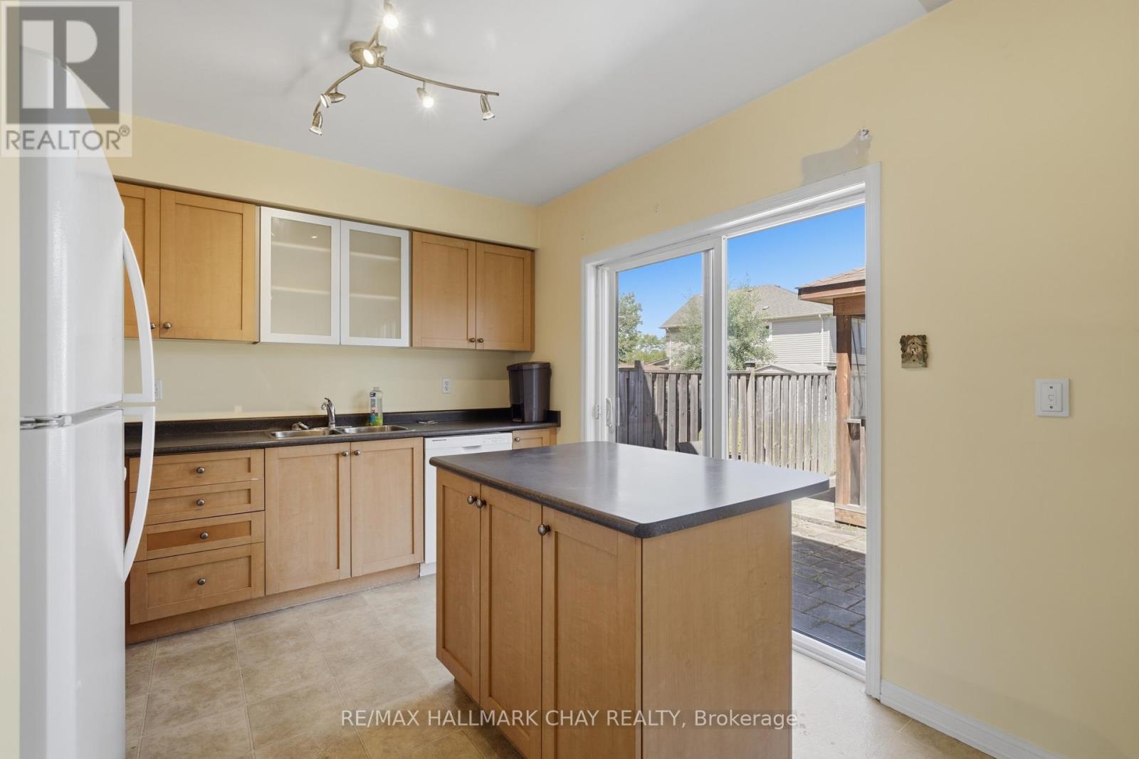 71 Stonemount Crescent, Essa, Ontario  L0M 1B4 - Photo 7 - N13501616