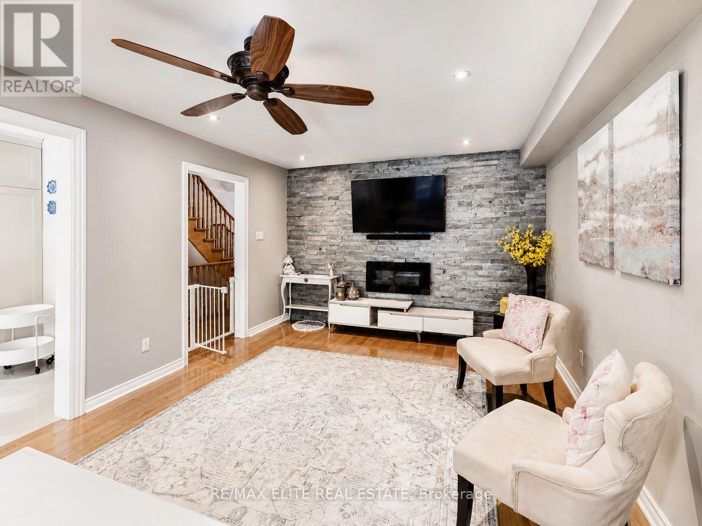 359 Fairway Gardens, Newmarket, Ontario  L3X 1B4 - Photo 15 - N13501680