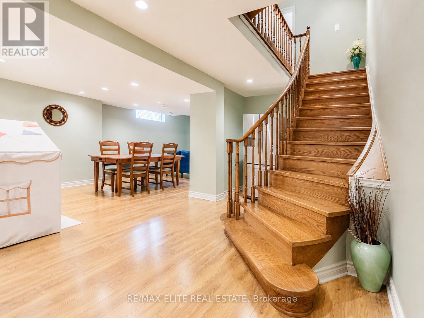 359 Fairway Gardens, Newmarket, Ontario  L3X 1B4 - Photo 36 - N13501680
