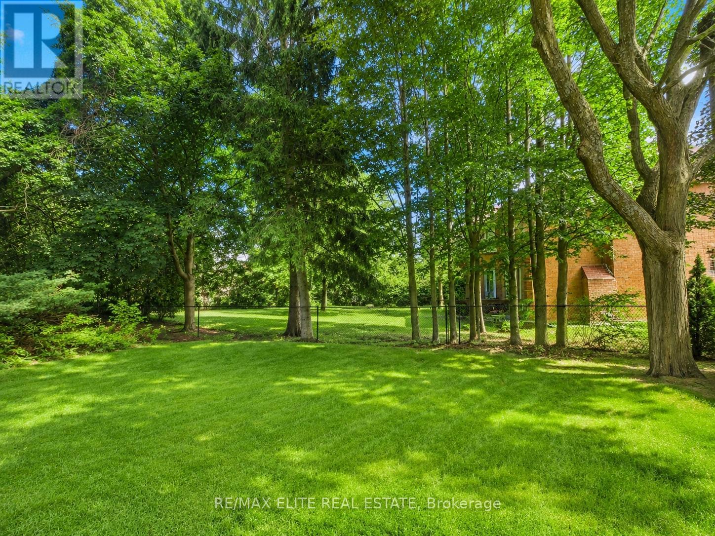 359 Fairway Gardens, Newmarket, Ontario  L3X 1B4 - Photo 46 - N13501680