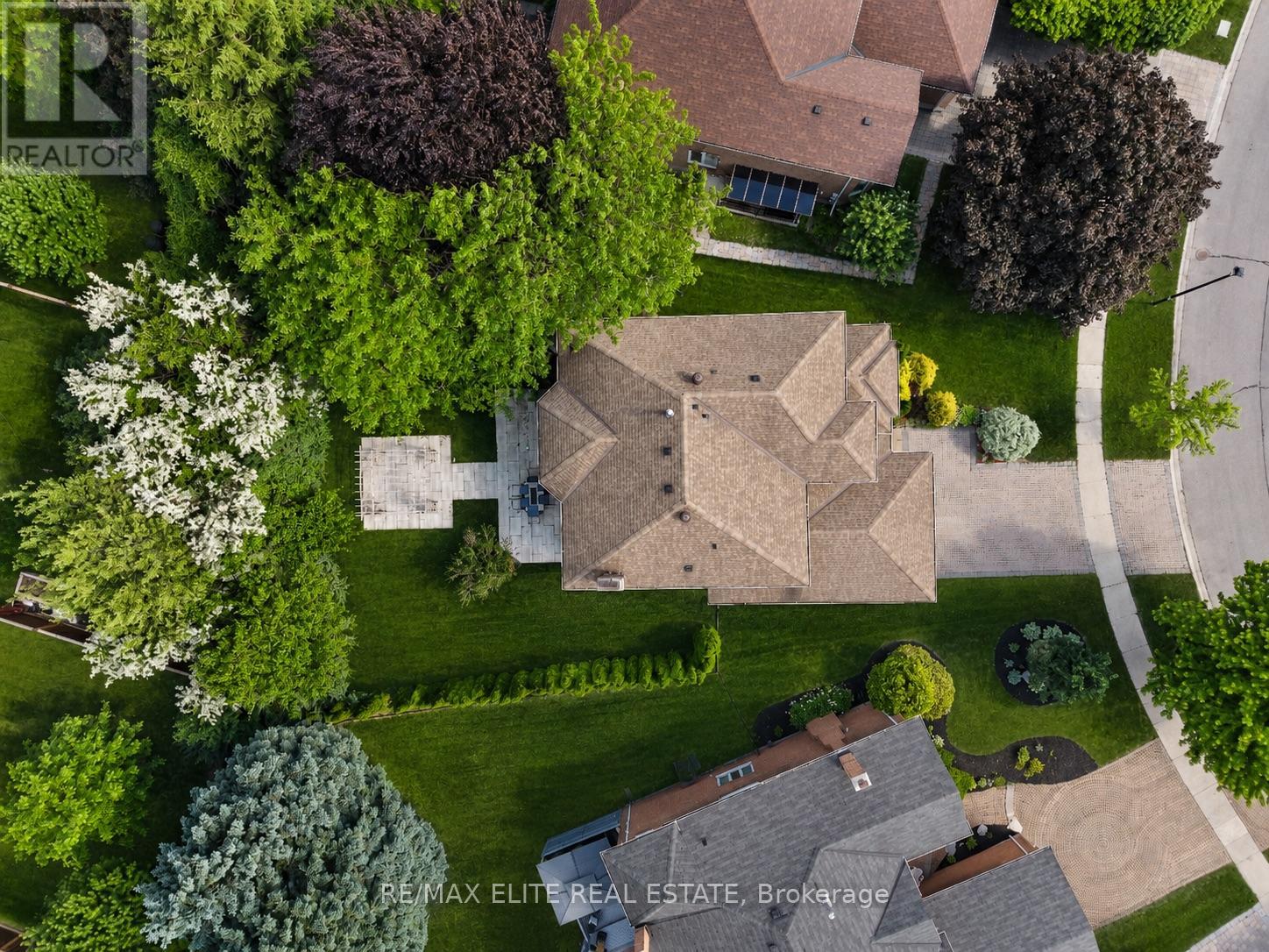 359 Fairway Gardens, Newmarket, Ontario  L3X 1B4 - Photo 50 - N13501680