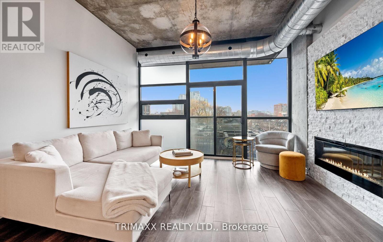 403 - 60 Bathurst Street, Toronto, Ontario  M5V 2P4 - Photo 3 - C13420736