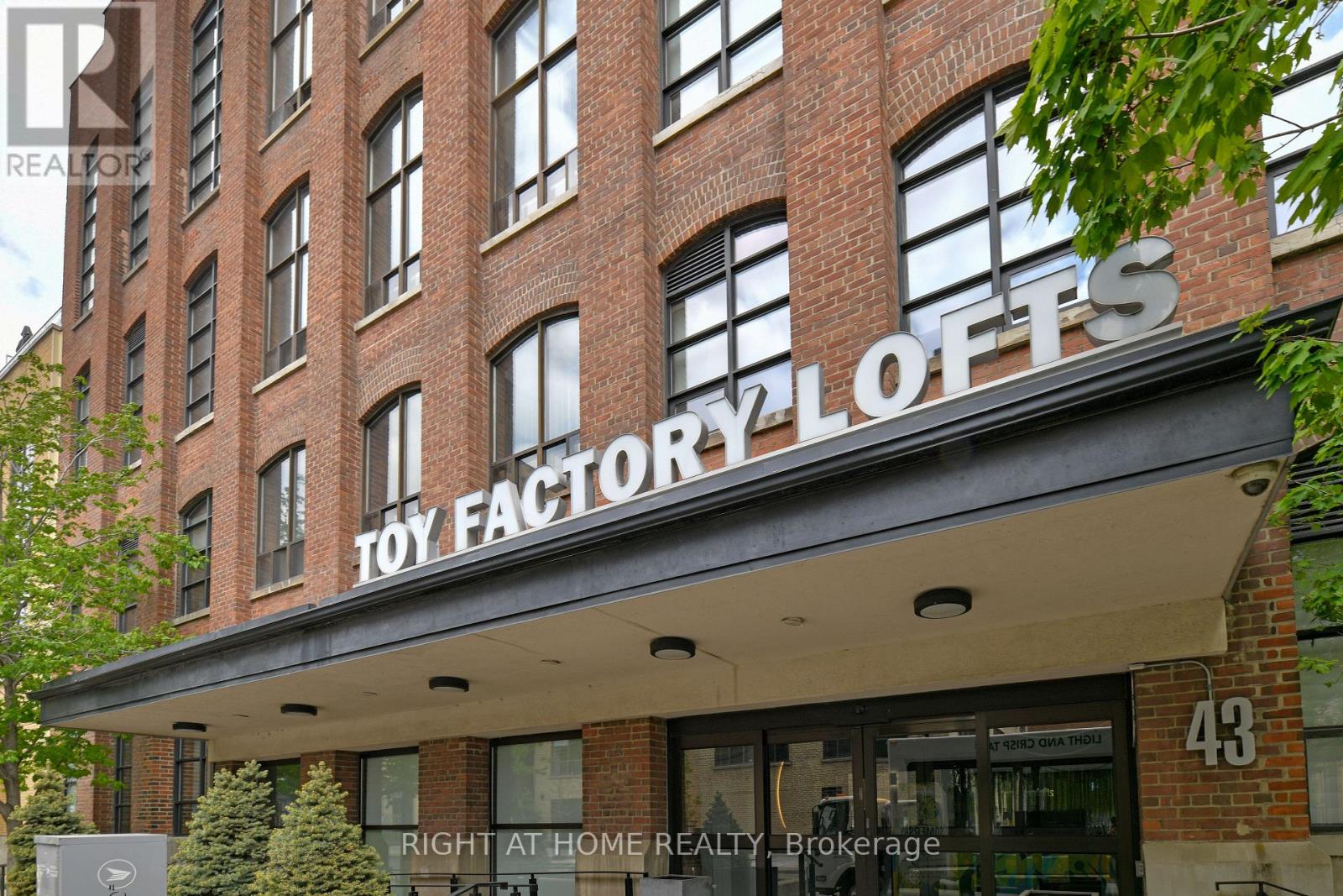 708 - 43 HANNA AVENUE, Toronto, Ontario