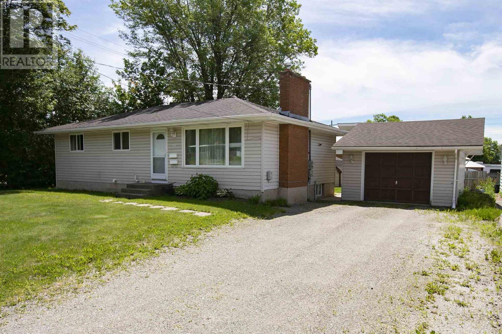 79 Tilley Rd, Sault Ste. Marie, Ontario  P6B 3Y7 - Photo 2 - SM261598
