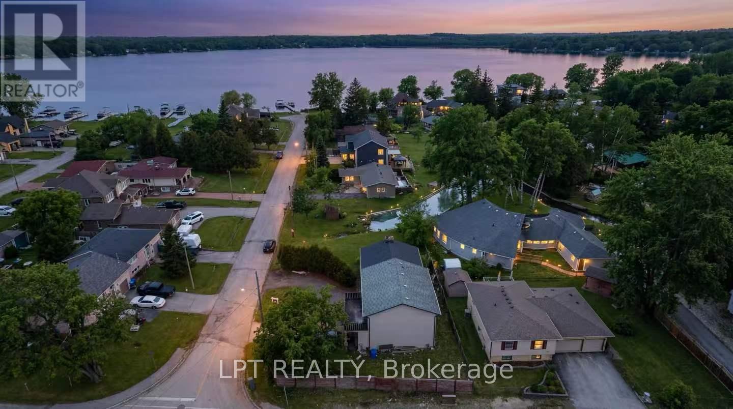 194 South Channel Drive, Georgina, Ontario  L4P 2N3 - Photo 2 - N13497042