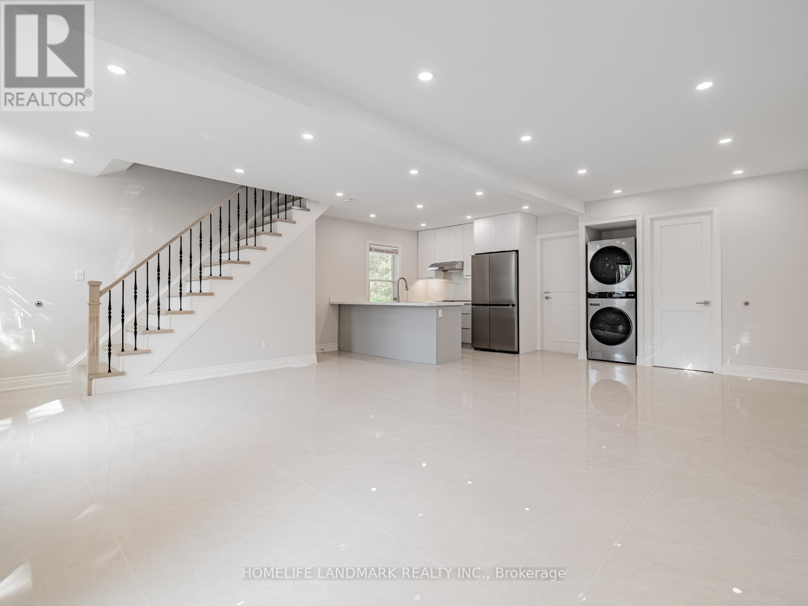 41 Arnold Crescent, Richmond Hill, Ontario  L4C 3R6 - Photo 7 - N13497012