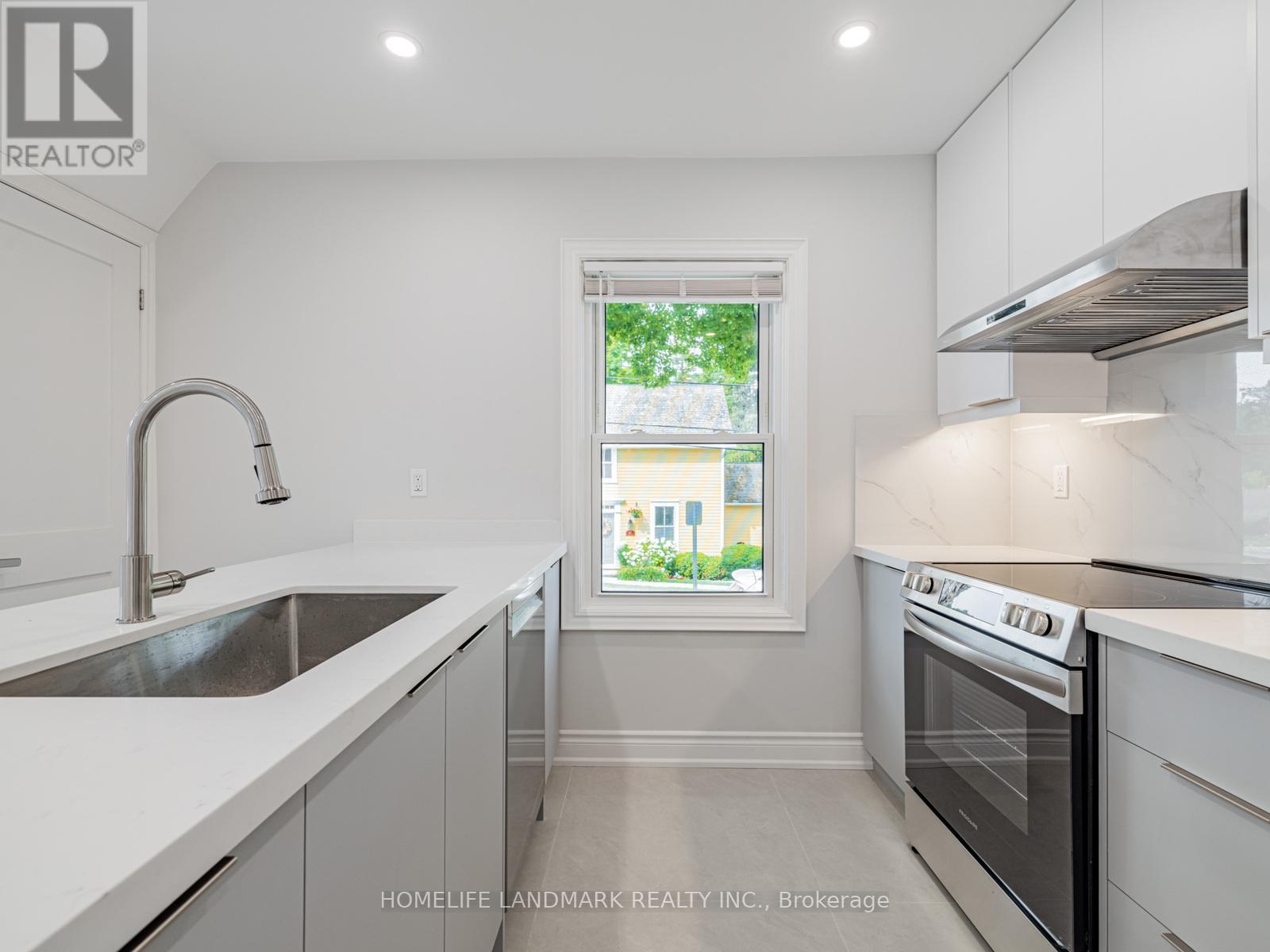 41 Arnold Crescent, Richmond Hill, Ontario  L4C 3R6 - Photo 11 - N13497012