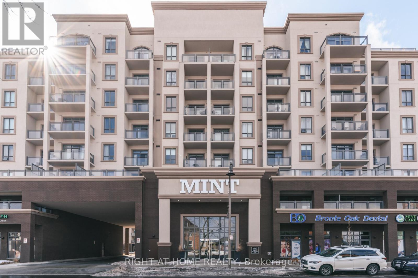 320 - 2486 OLD BRONTE ROAD, Oakville, Ontario